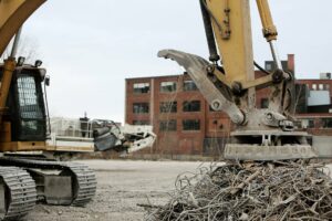 Събиране и извозване на строителни отпадъци